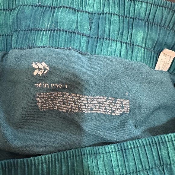 Women’s All in Motion athletic lined blue/green colored shorts Medium - Picture 3 of 3